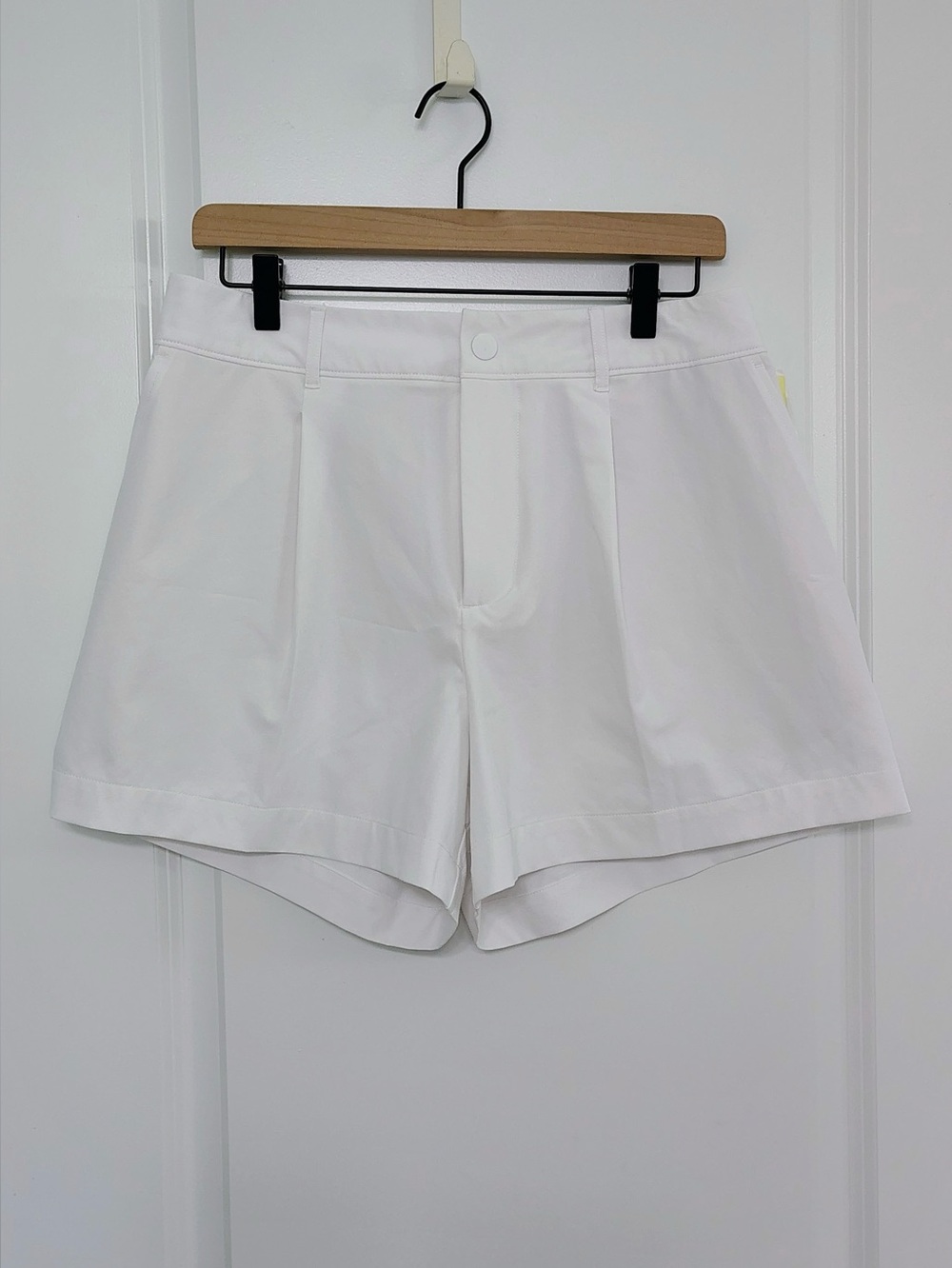 All In Motion Woven High-Rise Pleated Golf Shorts NWT - Picture 2 of 7